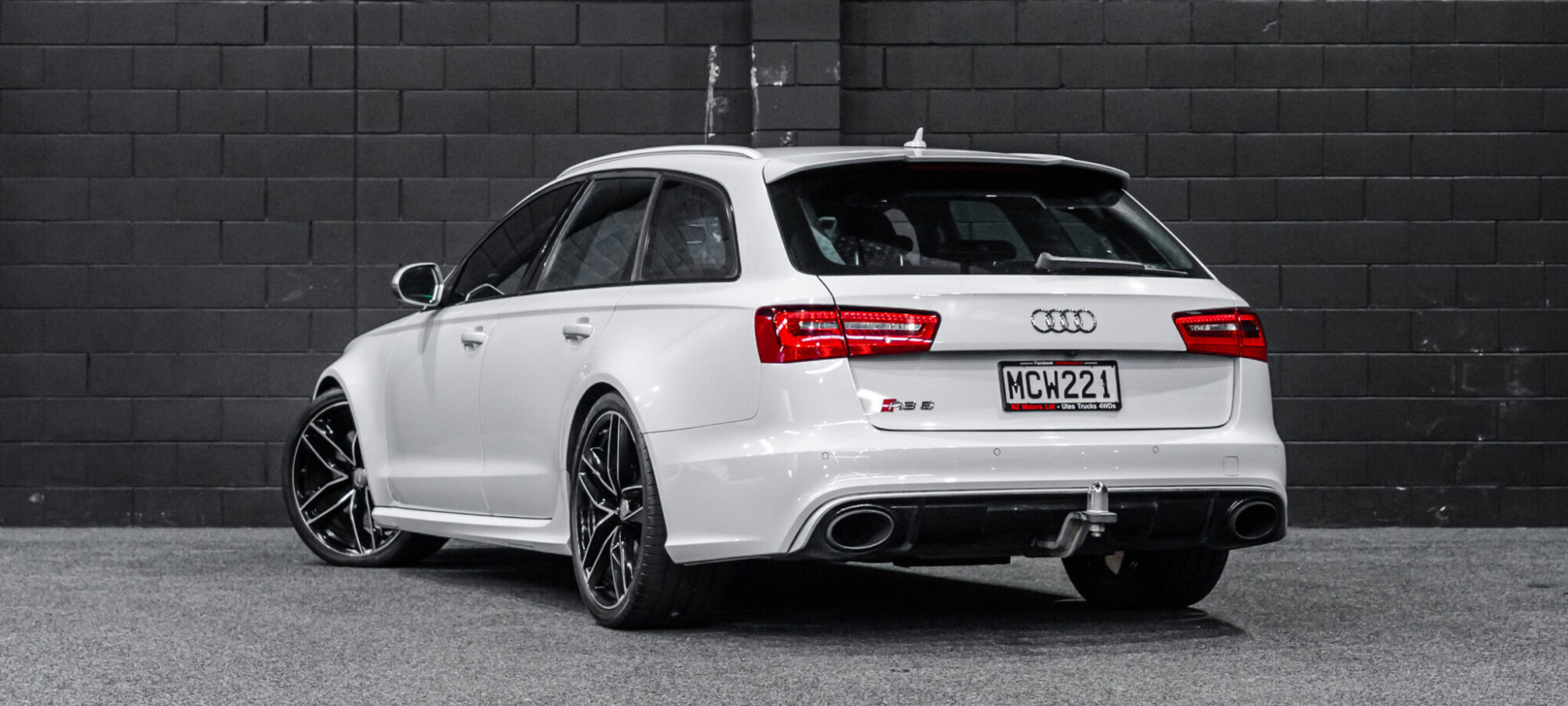 Vehicle Gallery Image