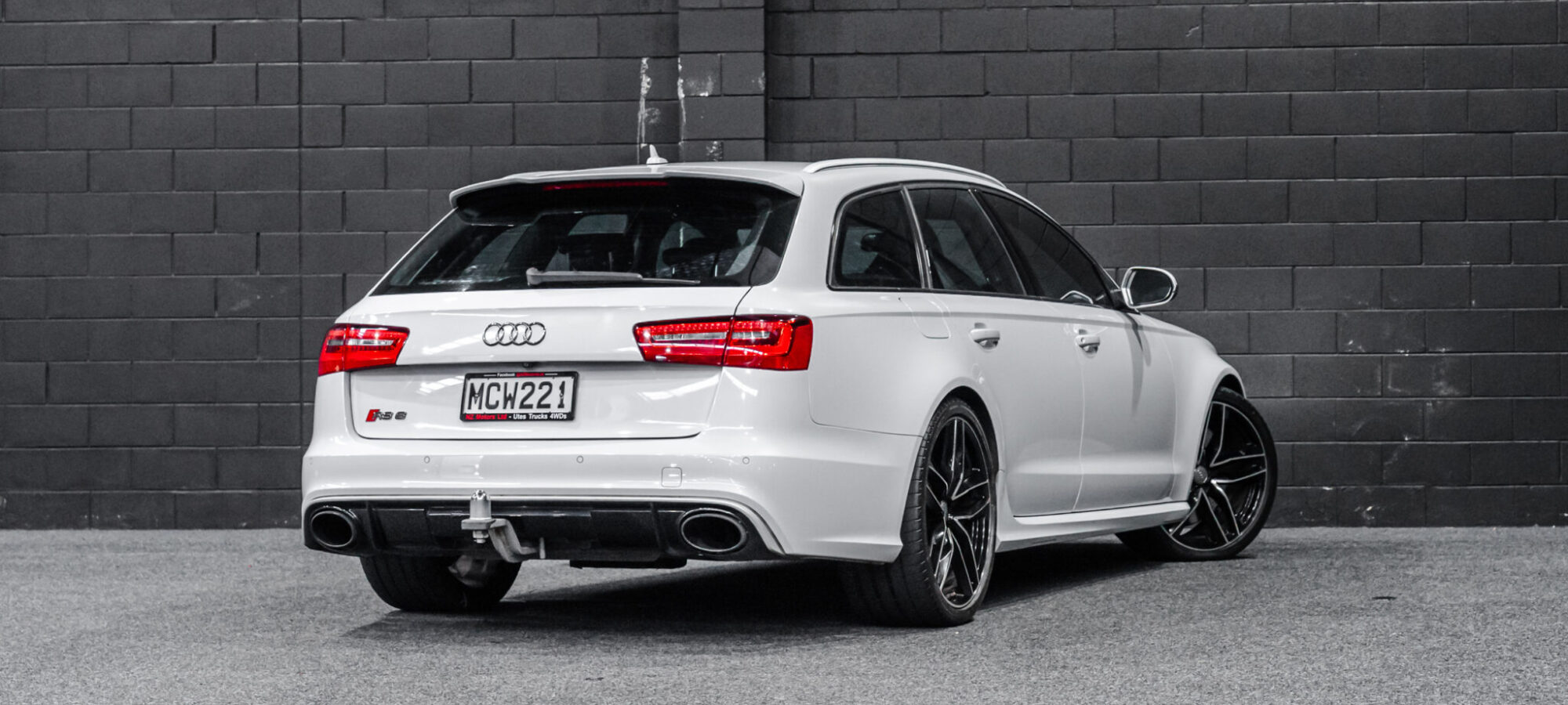 Vehicle Gallery Image