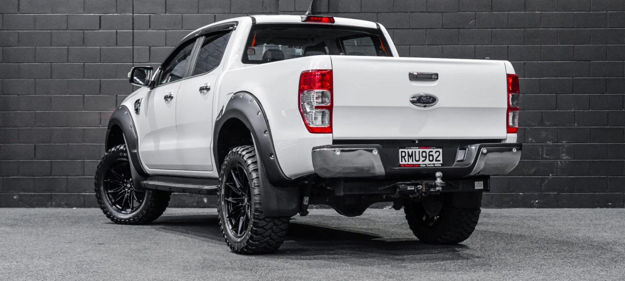 Vehicle Gallery Image