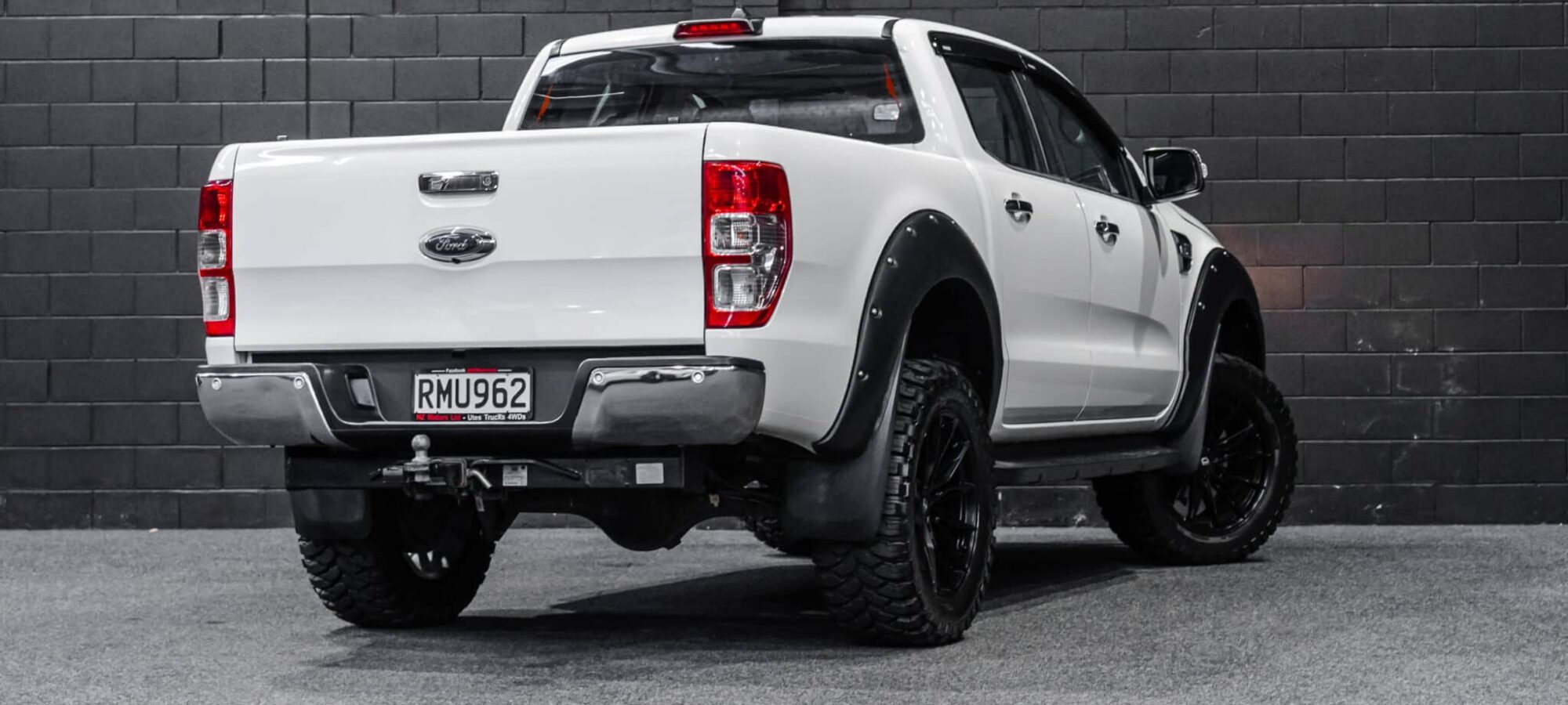 Vehicle Gallery Image