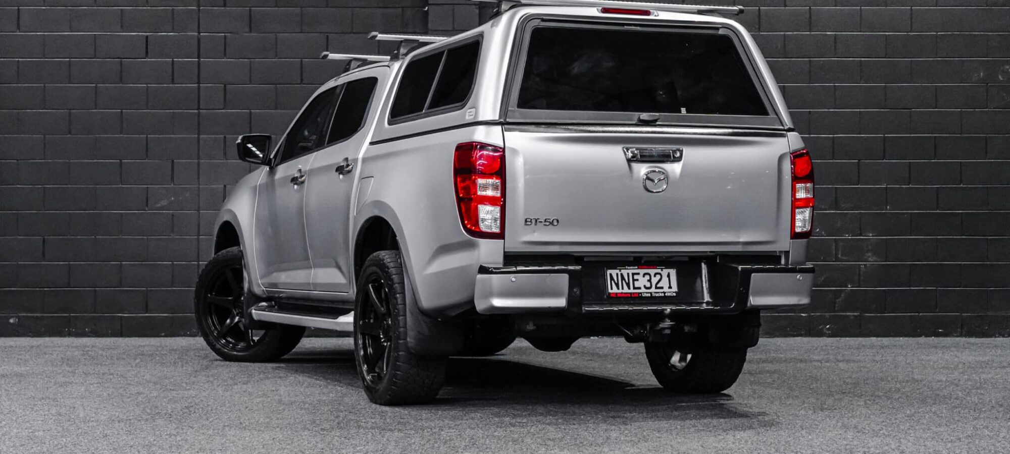 Vehicle Gallery Image