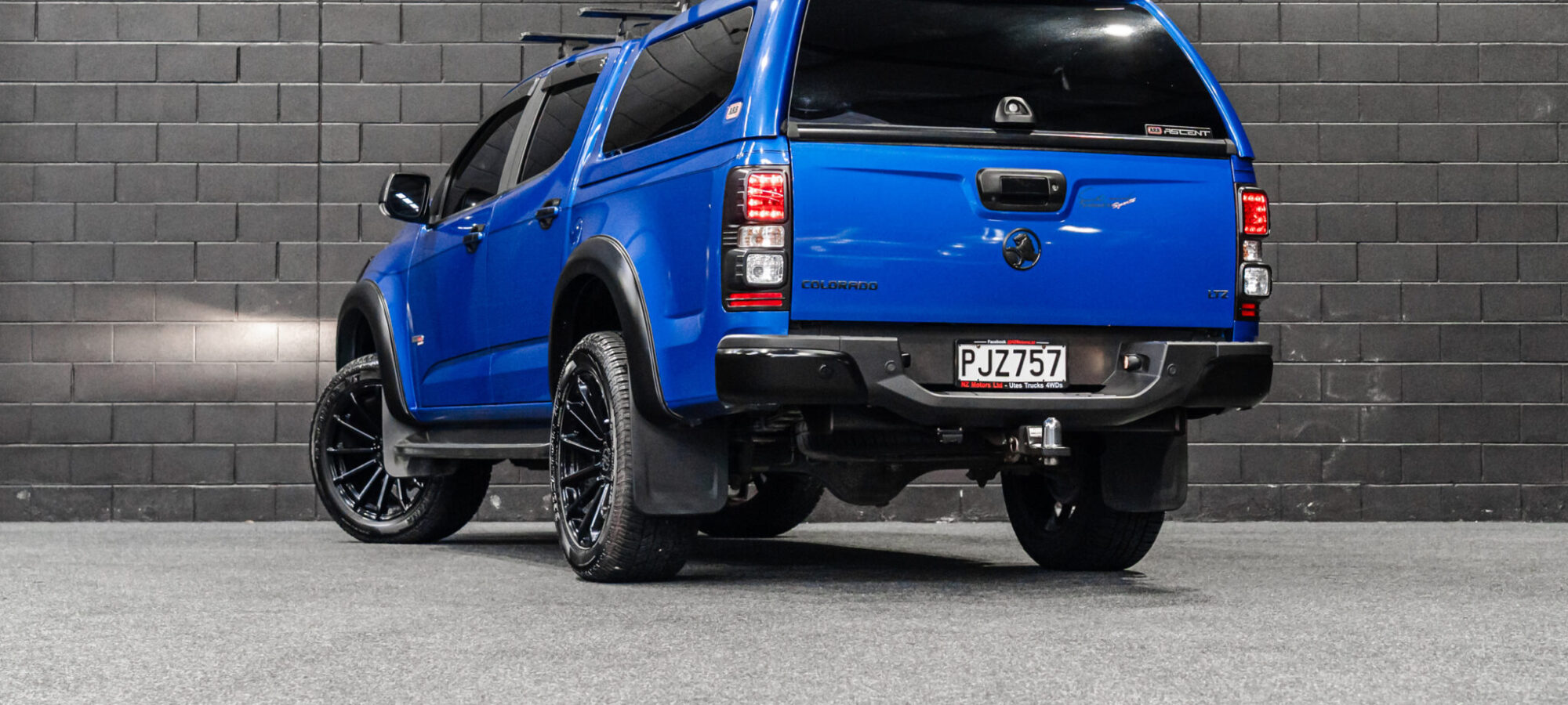 Vehicle Gallery Image