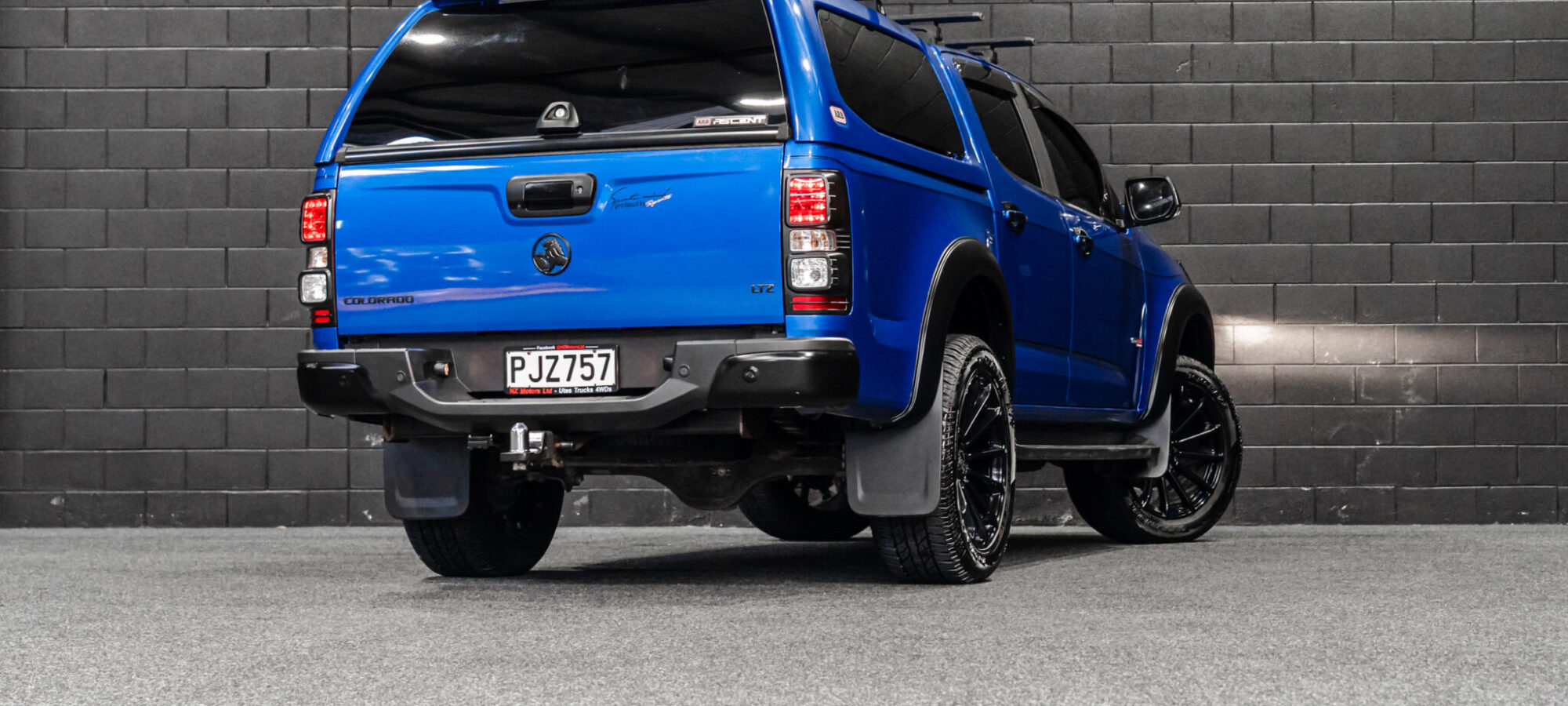 Vehicle Gallery Image