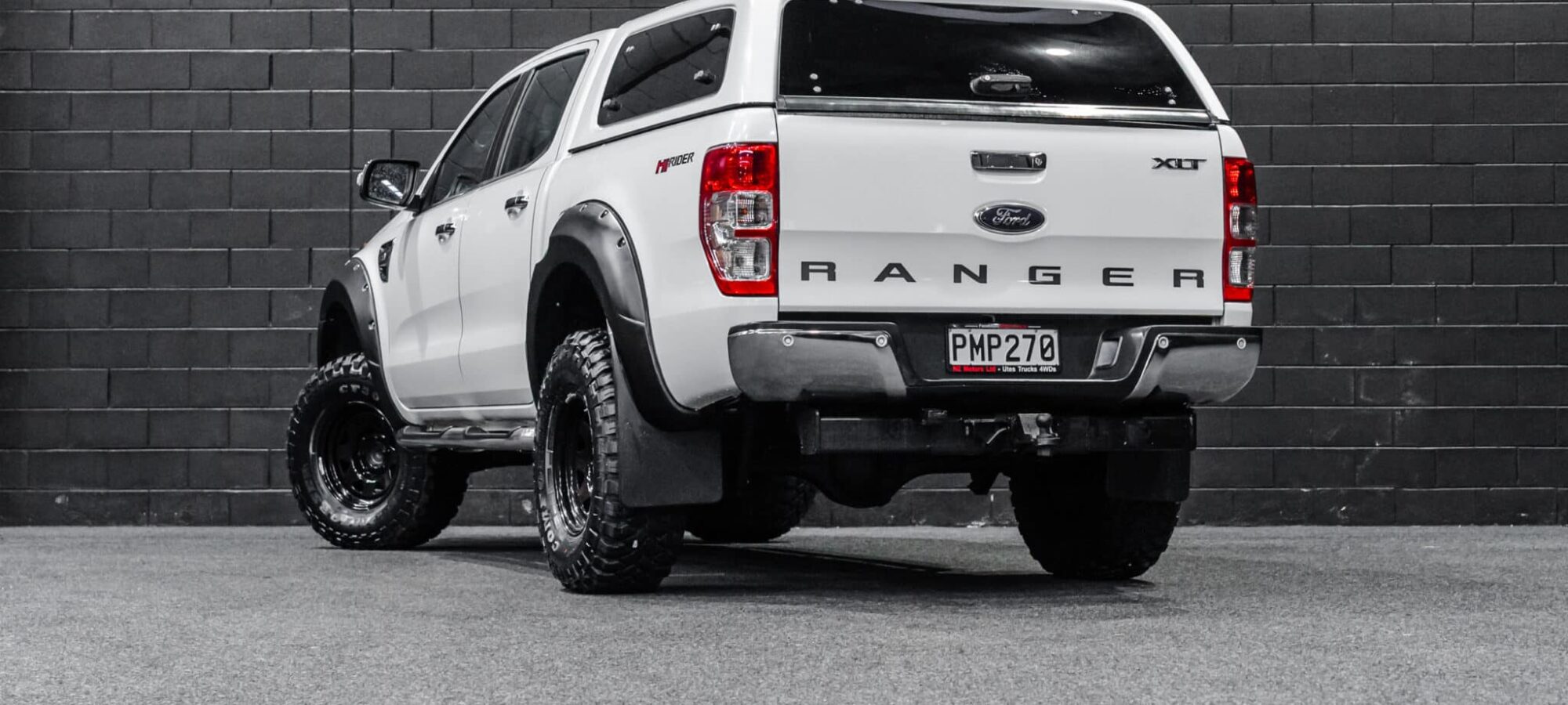 Vehicle Gallery Image