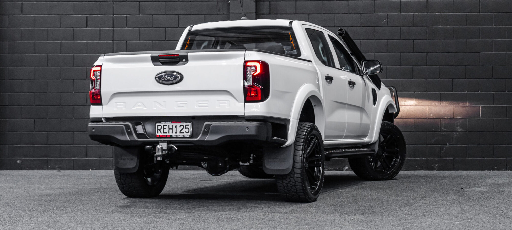 Vehicle Gallery Image