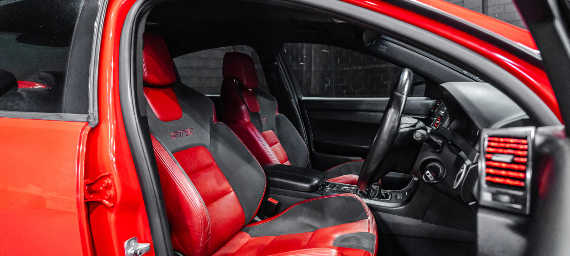 Vehicle Gallery Image