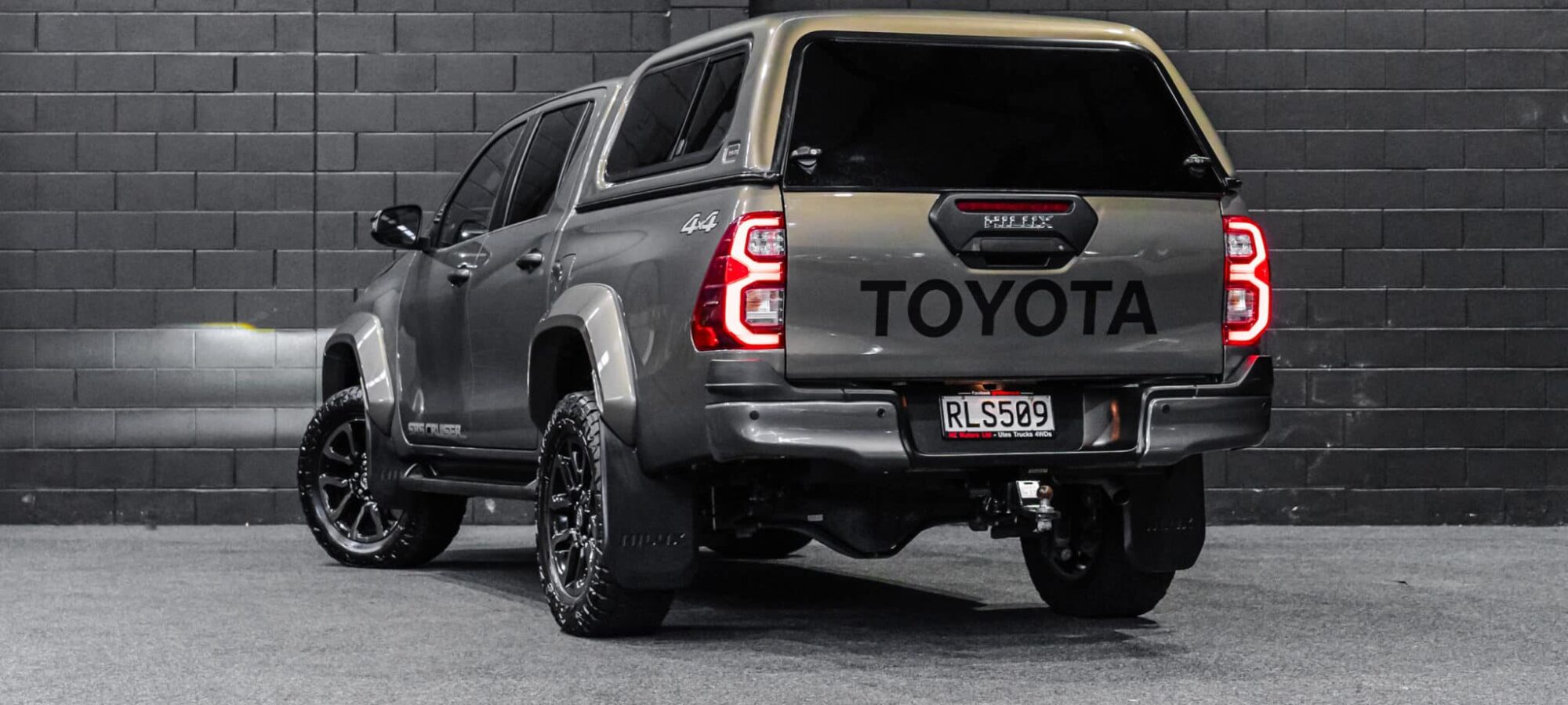 Vehicle Gallery Image