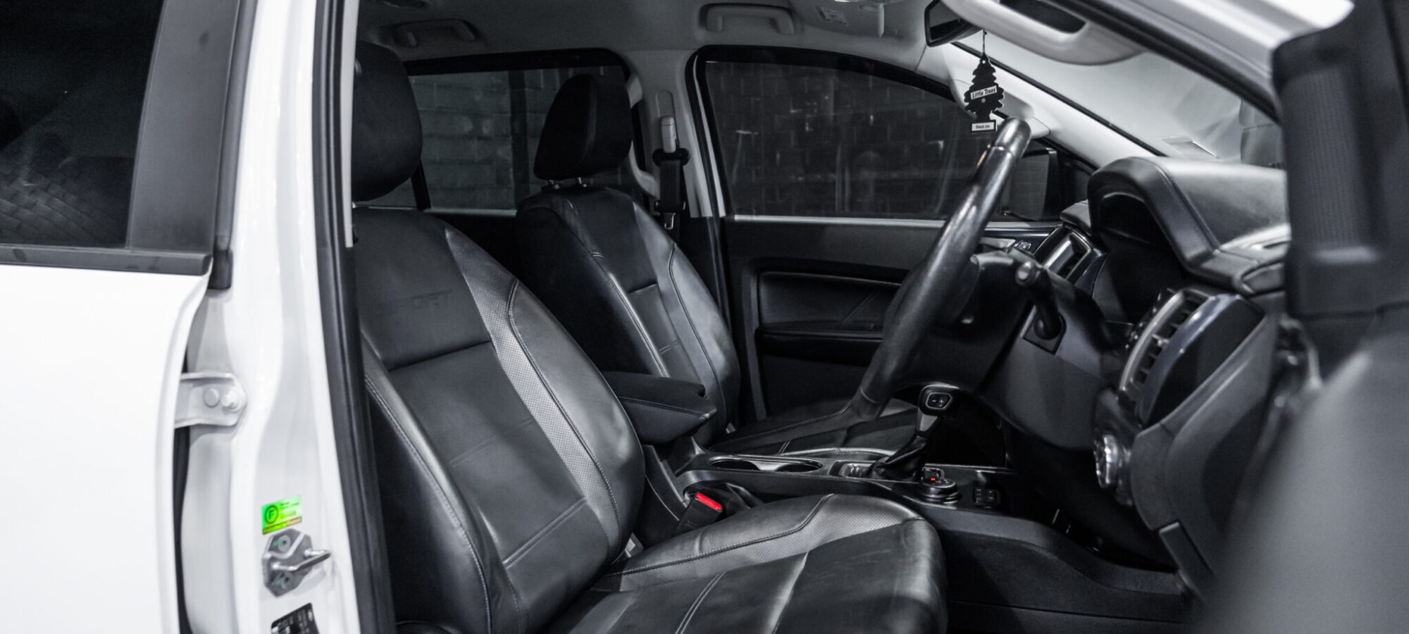 Vehicle Gallery Image