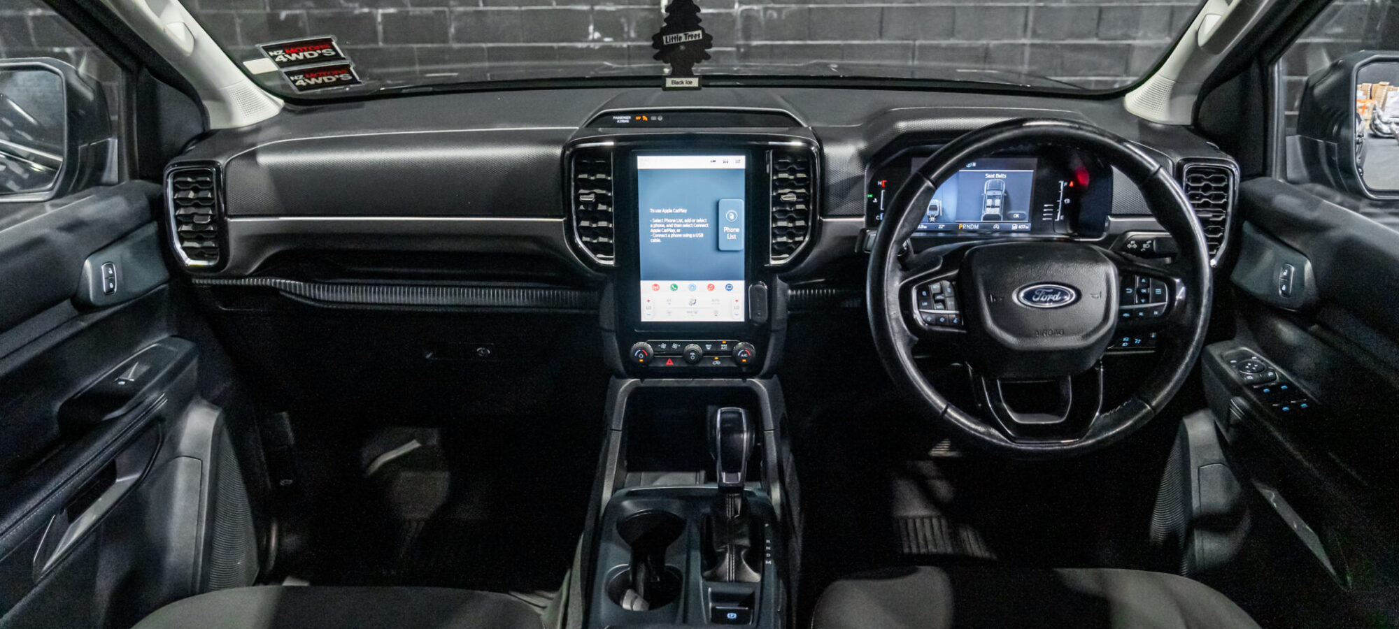 Vehicle Gallery Image