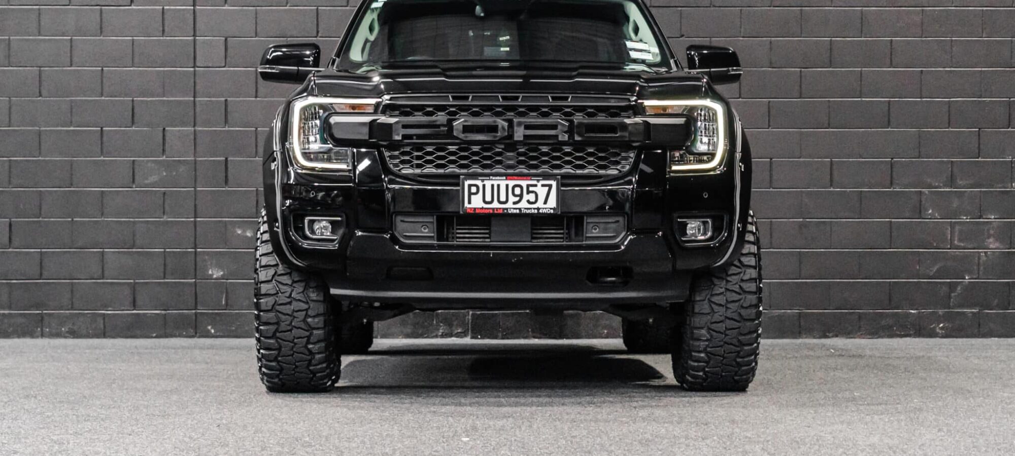 Vehicle Gallery Image