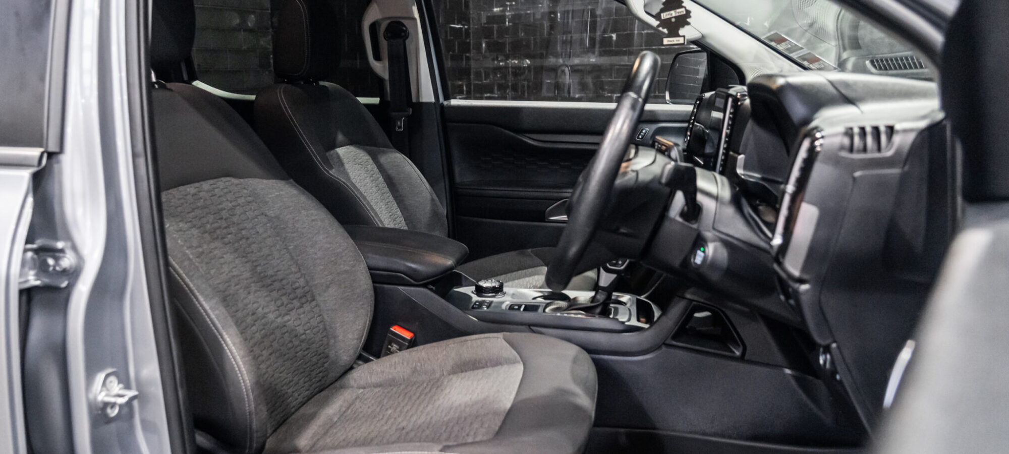 Vehicle Gallery Image