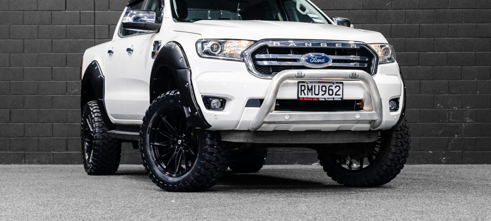 Vehicle Gallery Image