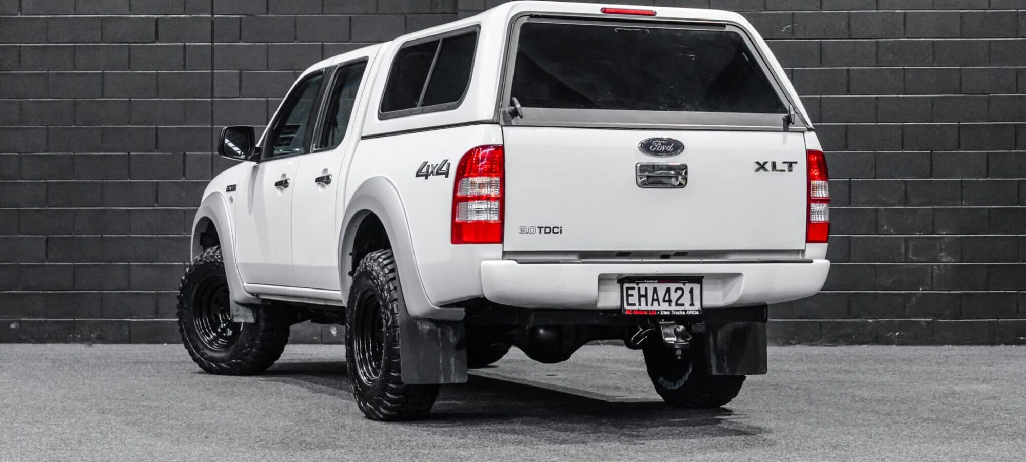 Vehicle Gallery Image