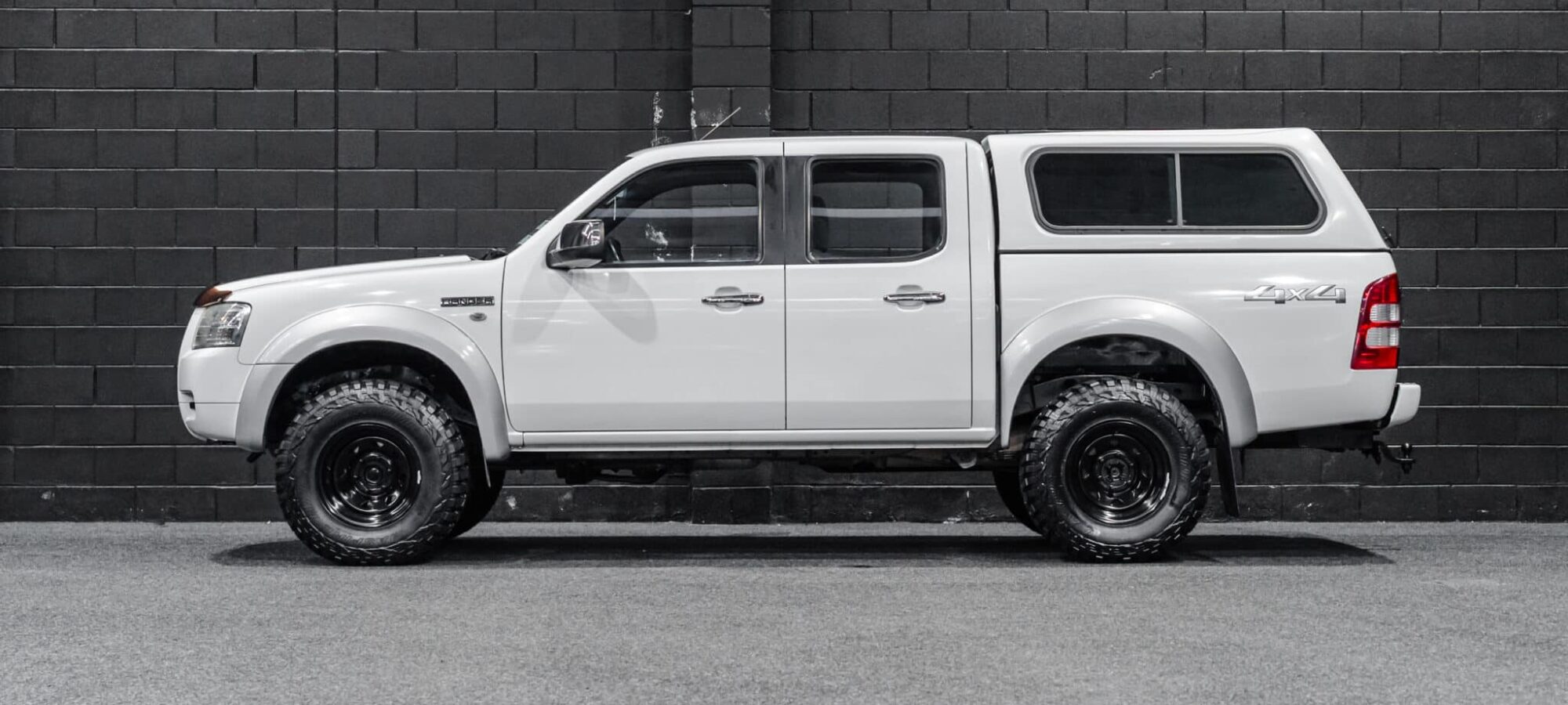 Vehicle Gallery Image