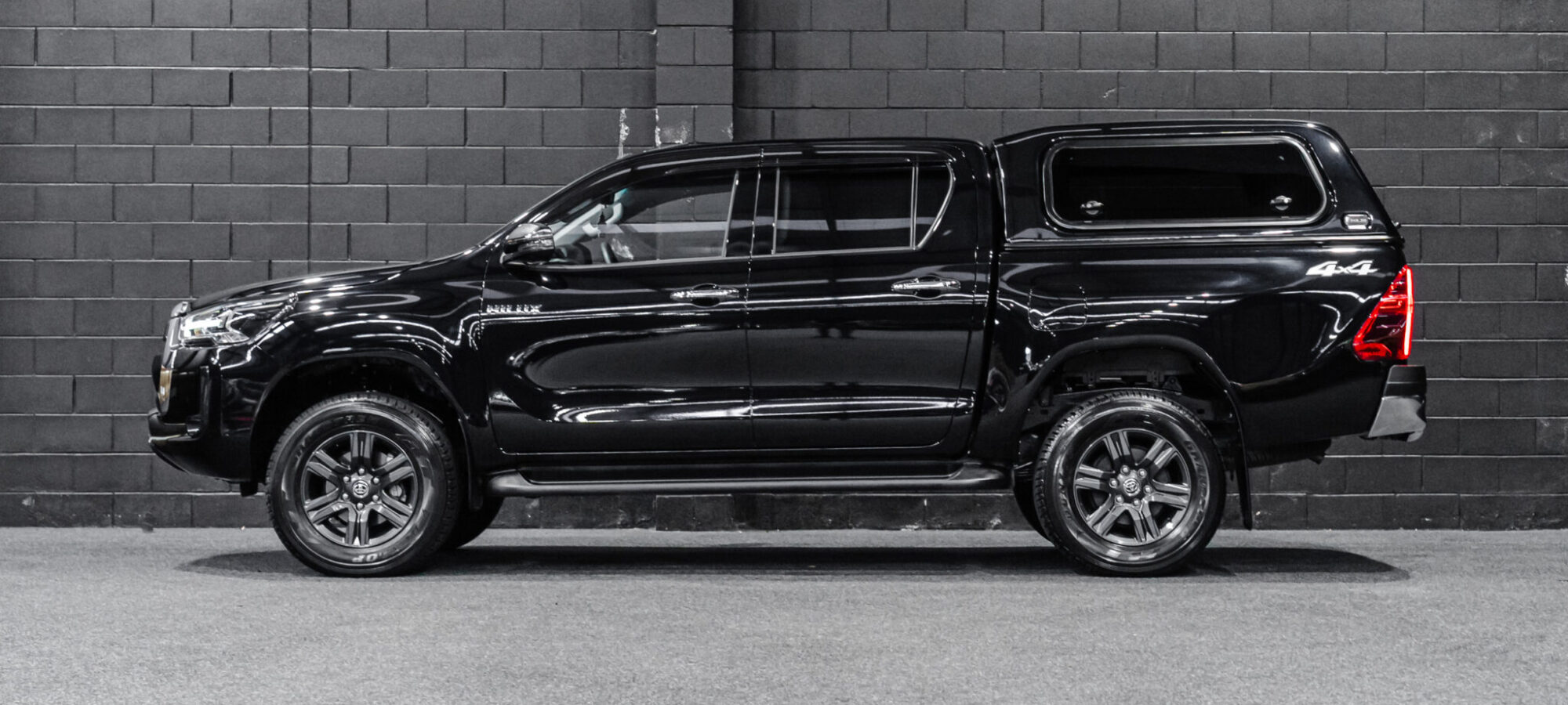 Vehicle Gallery Image