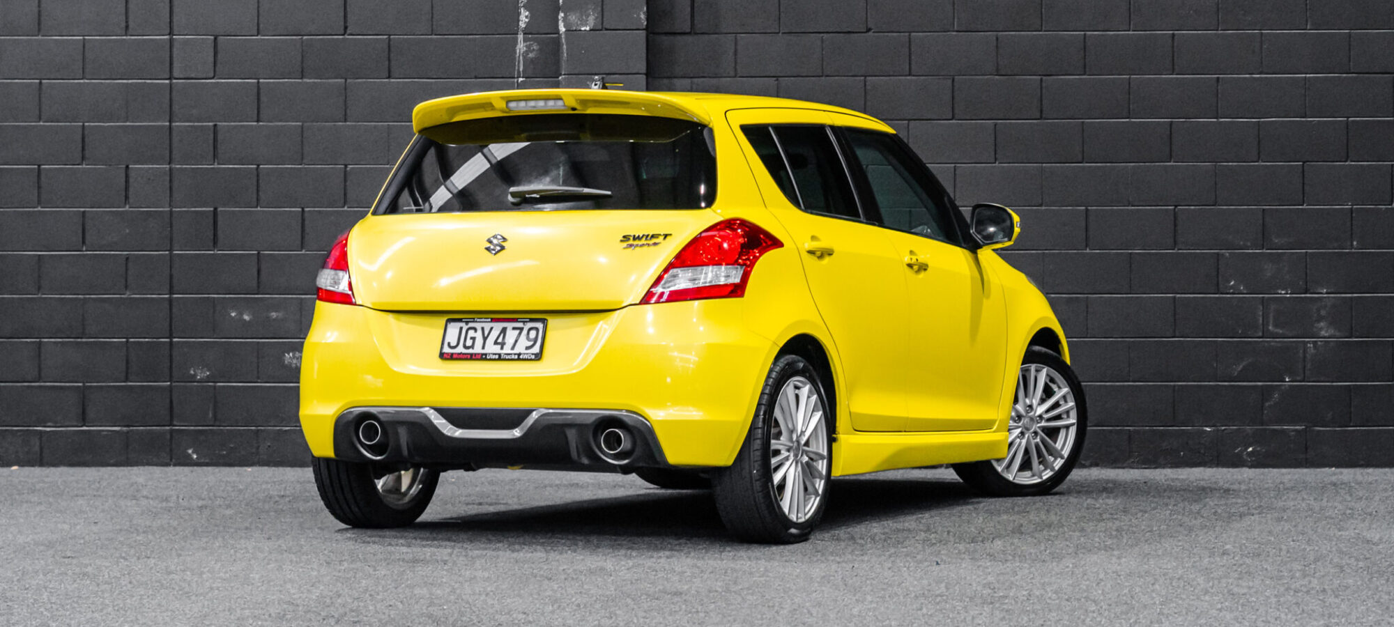 Vehicle Gallery Image