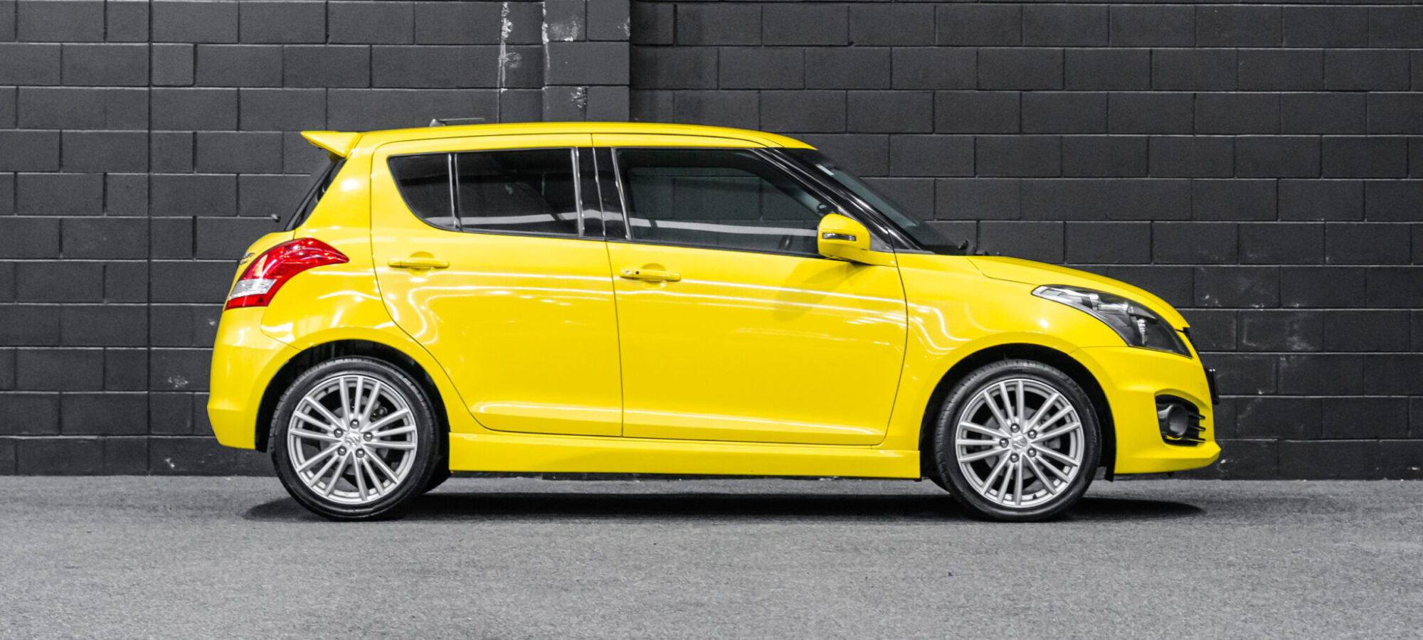 Vehicle Gallery Image