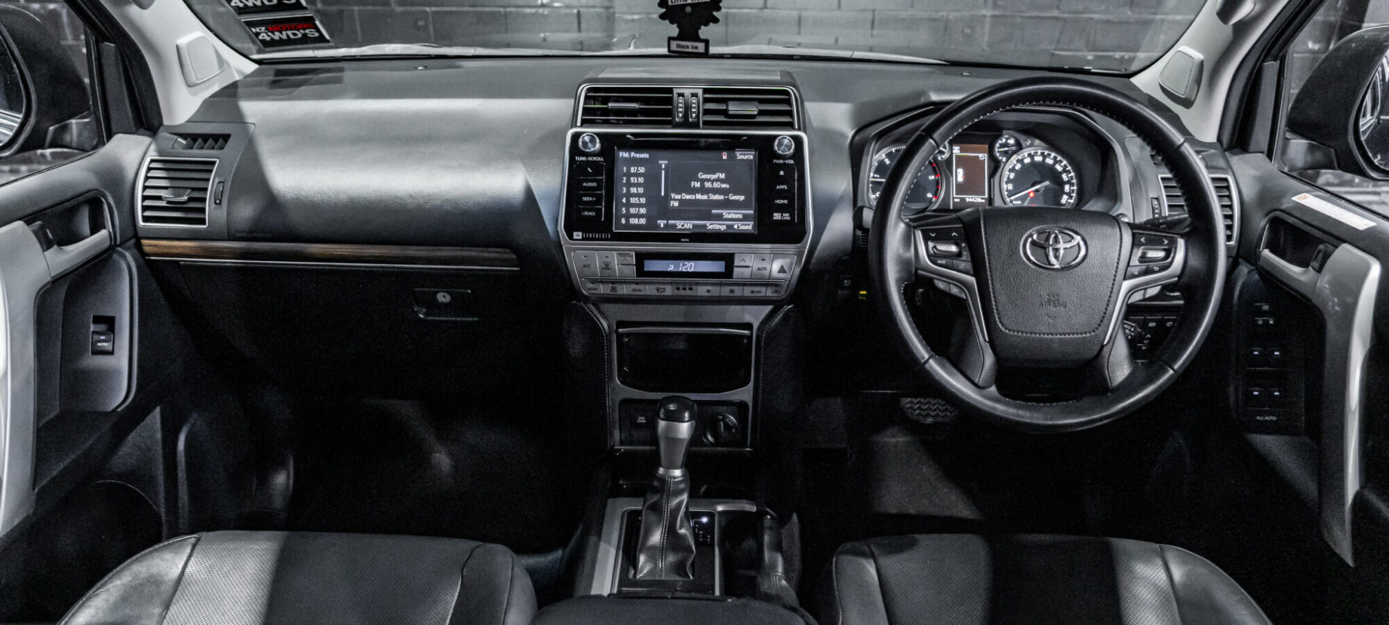 Vehicle Gallery Image