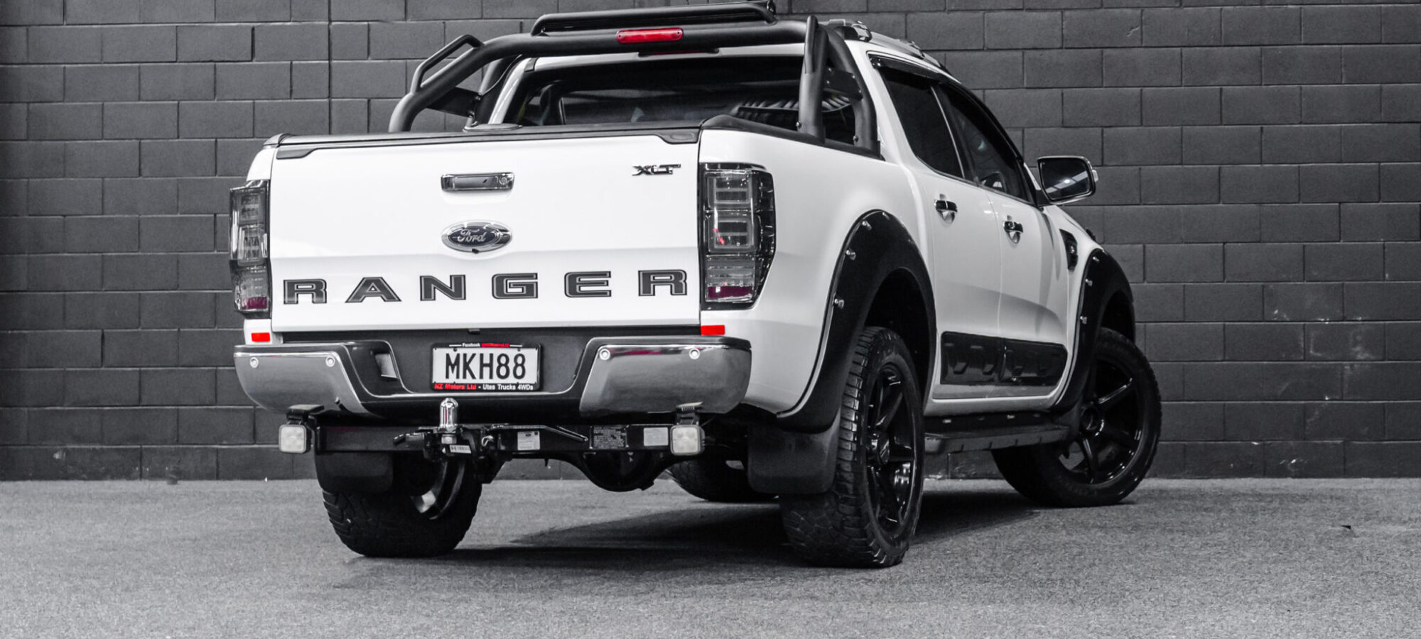 Vehicle Gallery Image