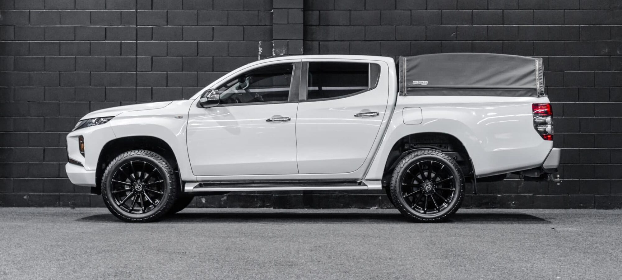 Vehicle Gallery Image