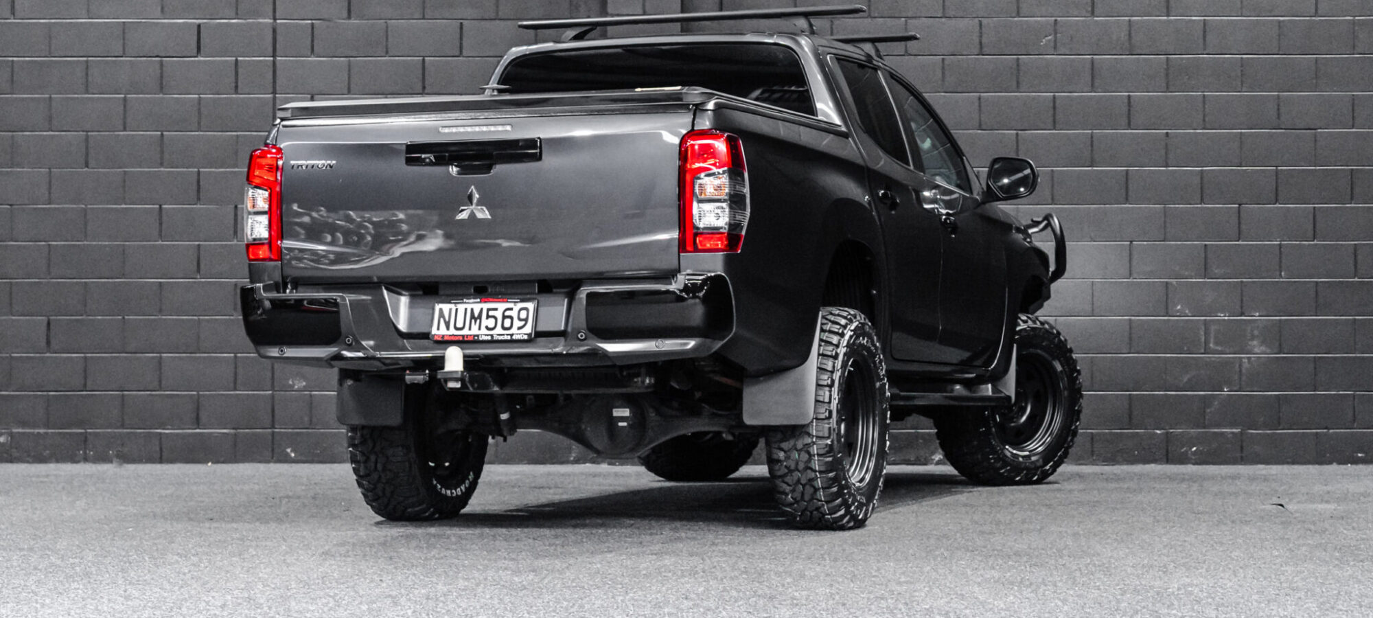 Vehicle Gallery Image