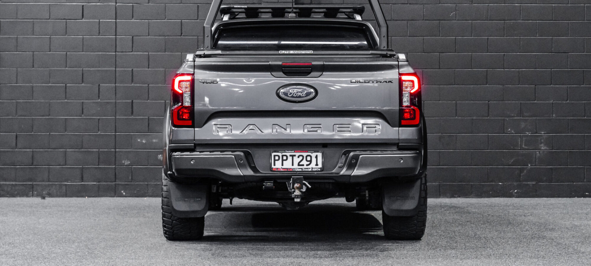 Vehicle Gallery Image