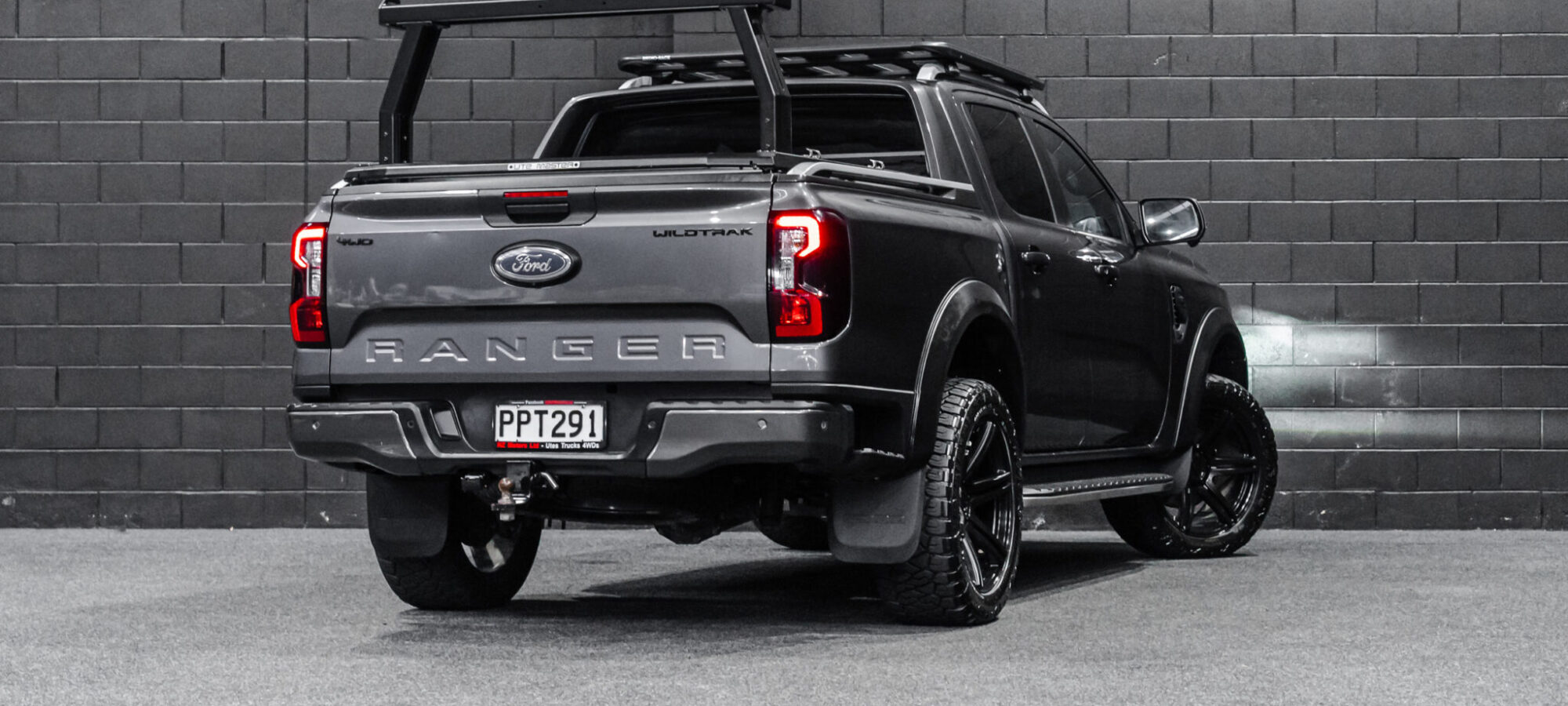 Vehicle Gallery Image