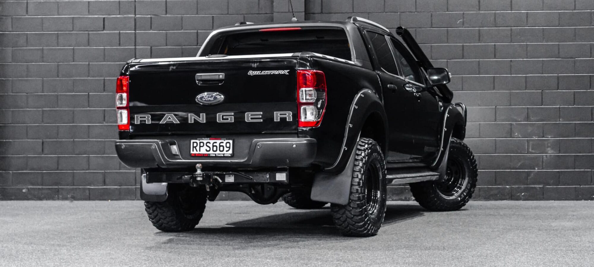 Vehicle Gallery Image