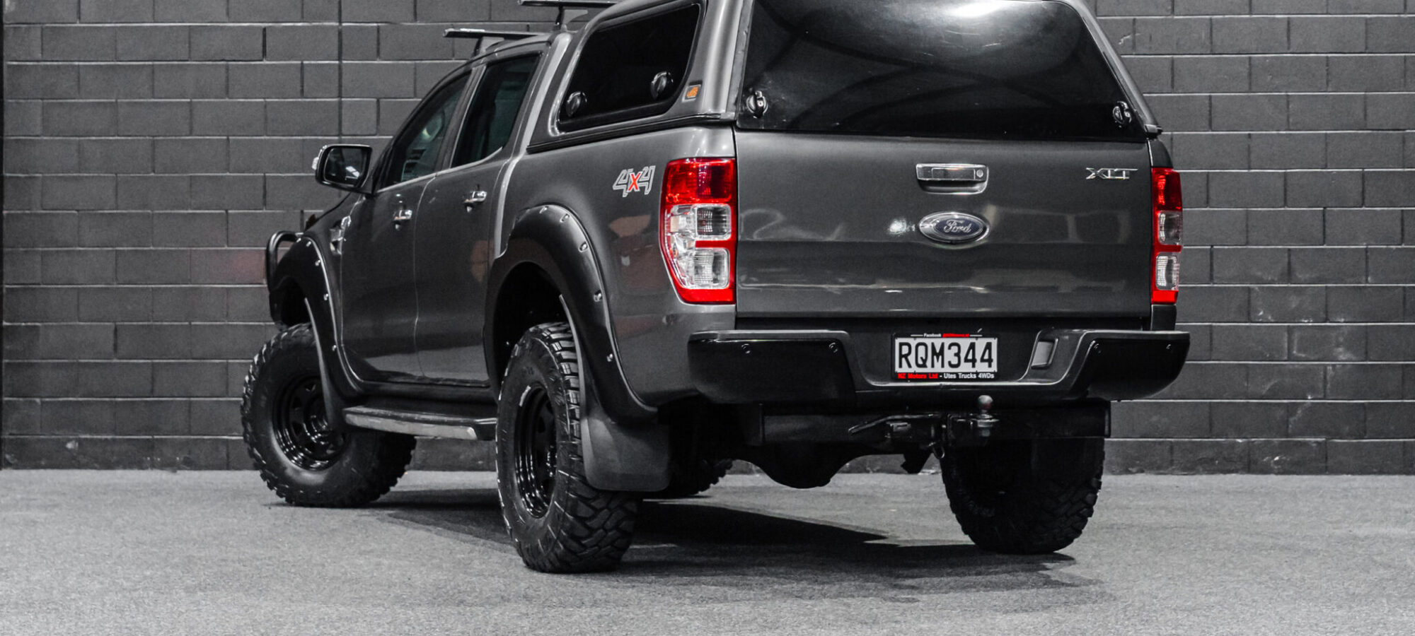 Vehicle Gallery Image