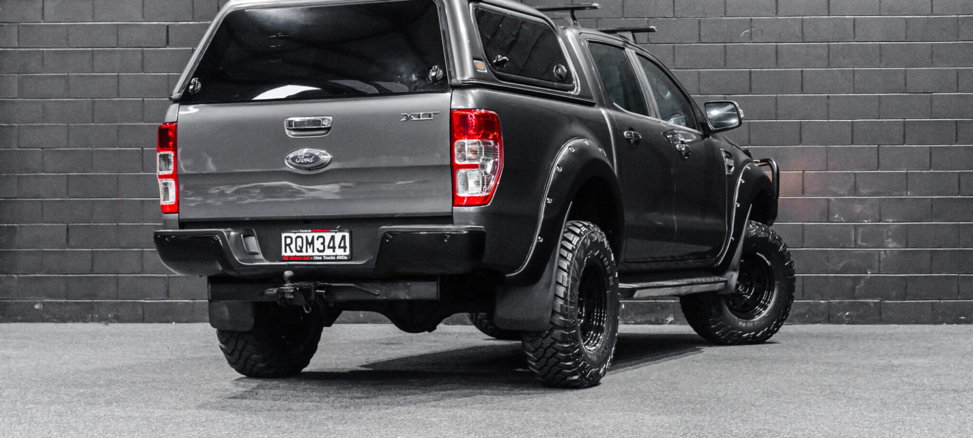 Vehicle Gallery Image