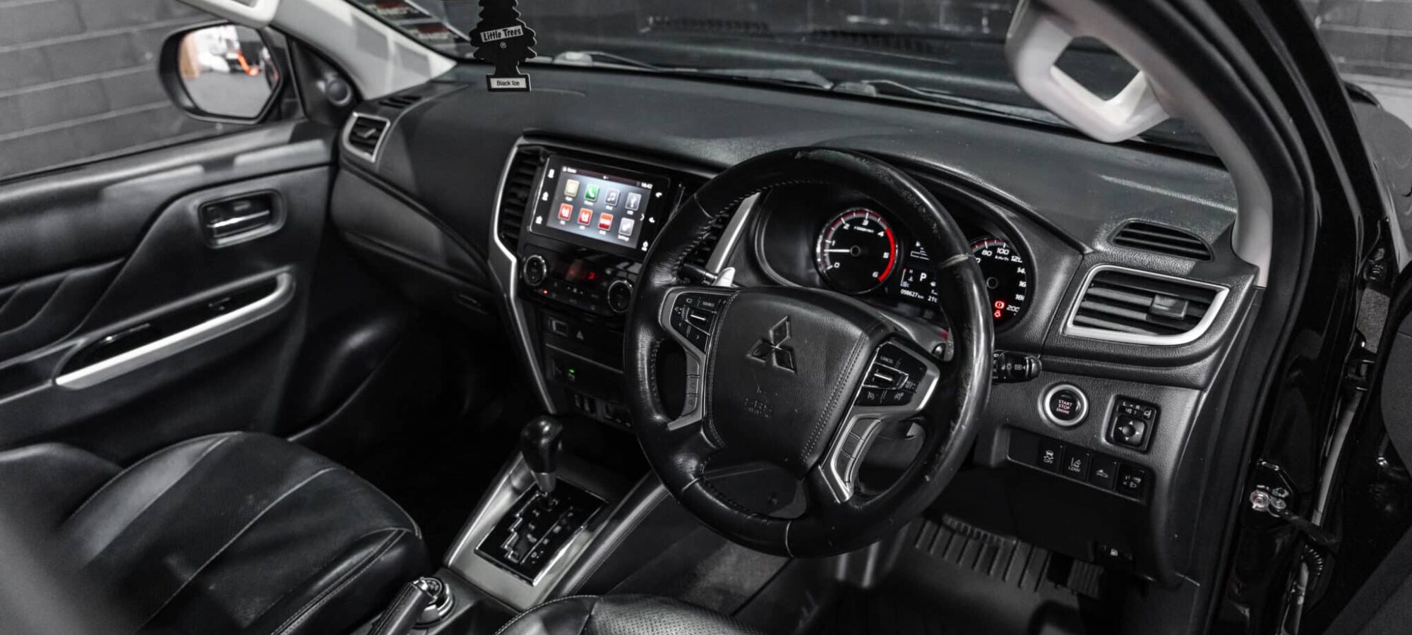 Vehicle Gallery Image