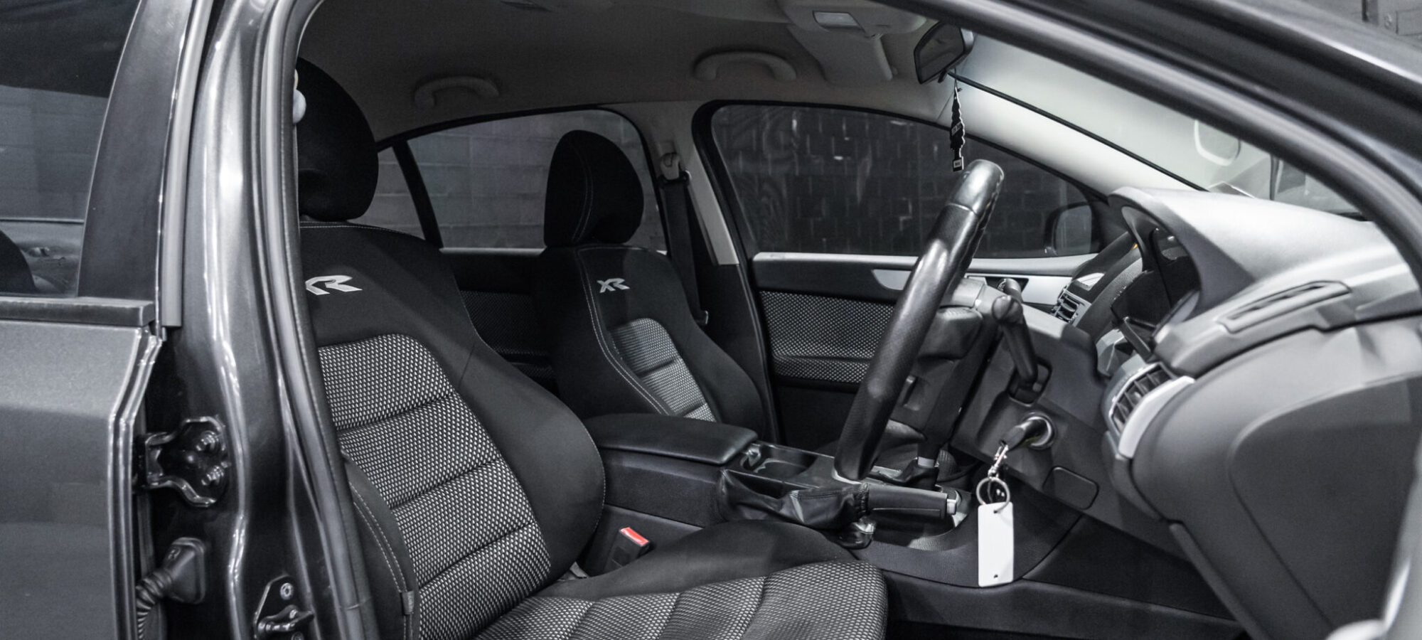 Vehicle Gallery Image