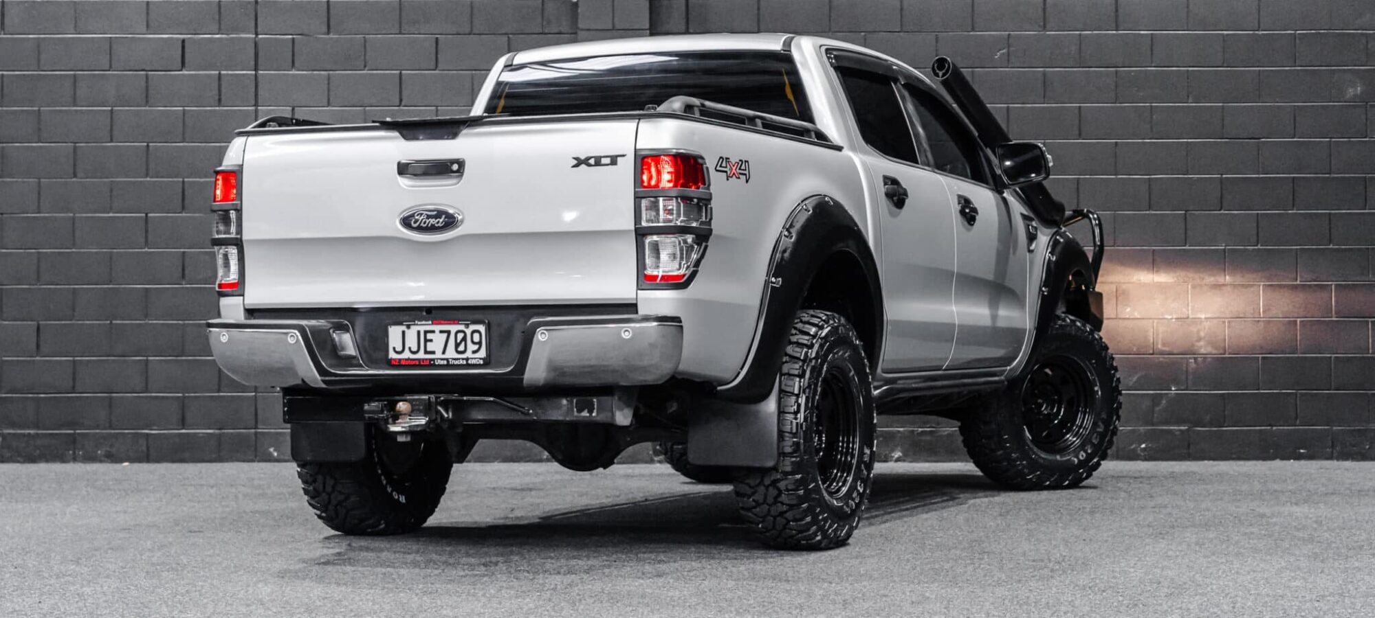 Vehicle Gallery Image