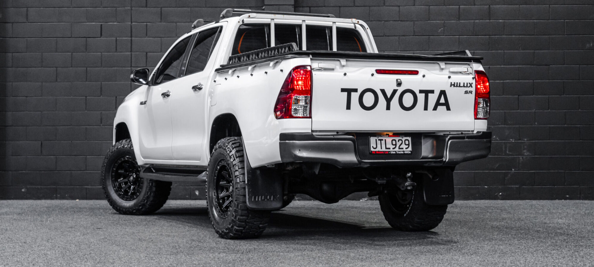 Vehicle Gallery Image