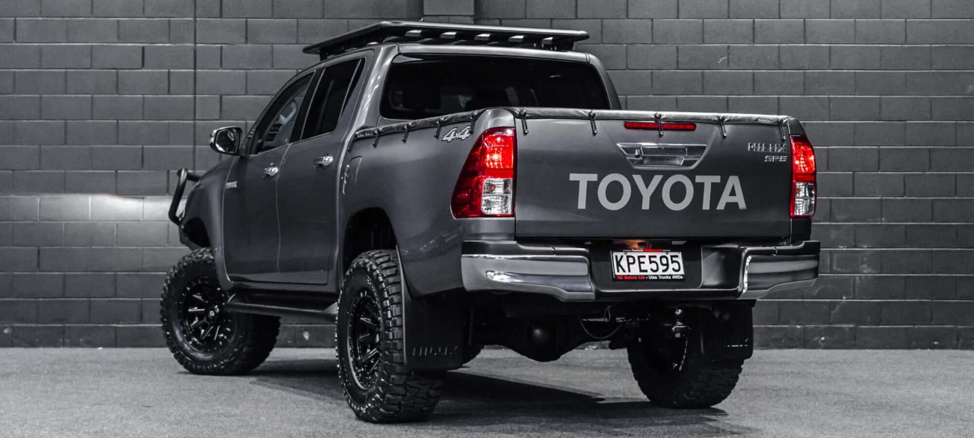 Vehicle Gallery Image