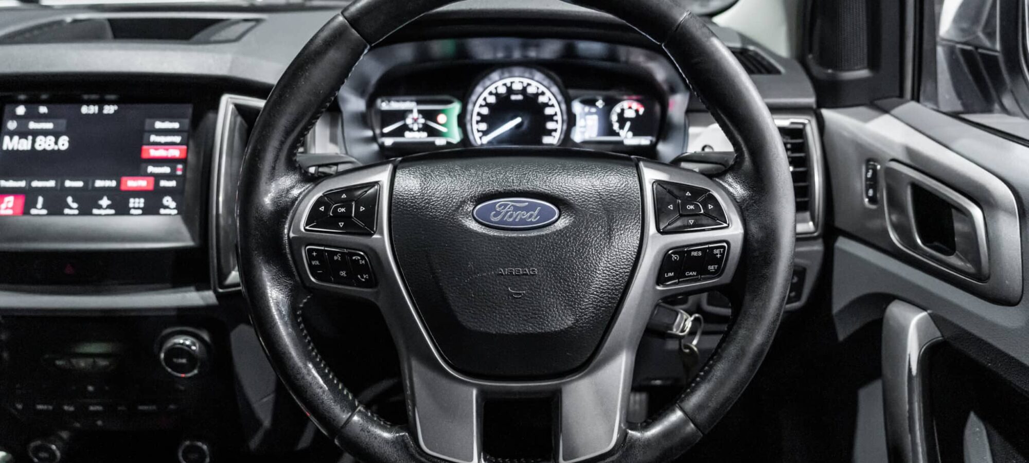 Vehicle Gallery Image