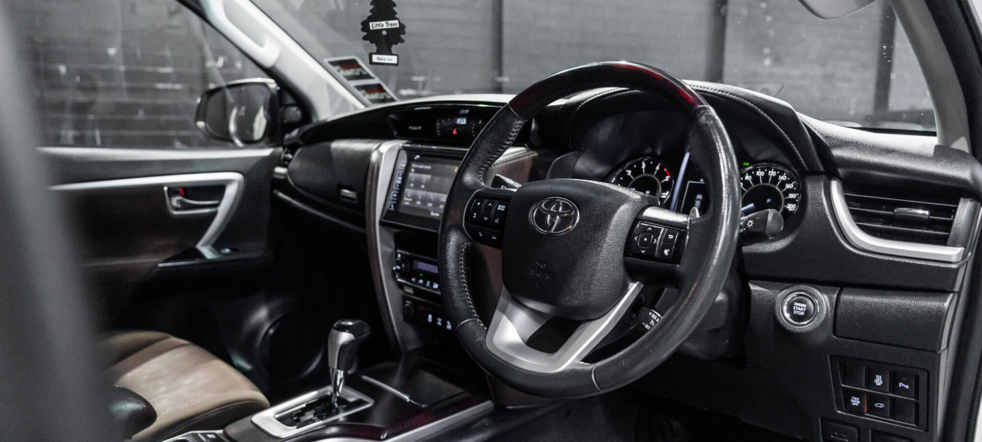 Vehicle Gallery Image