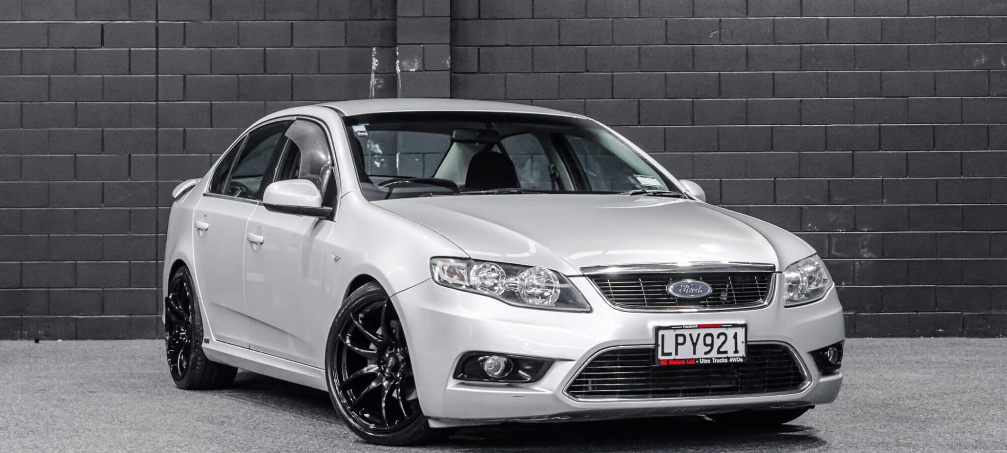 Vehicle Gallery Image