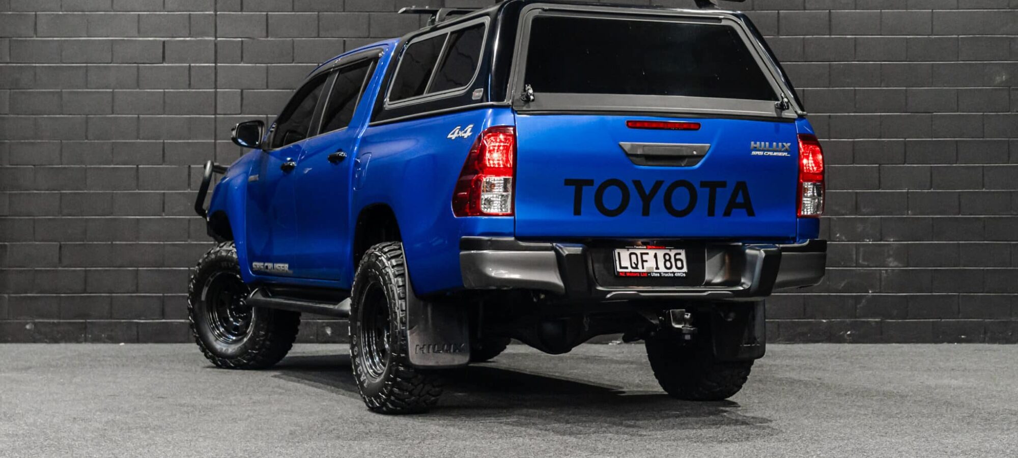 Vehicle Gallery Image