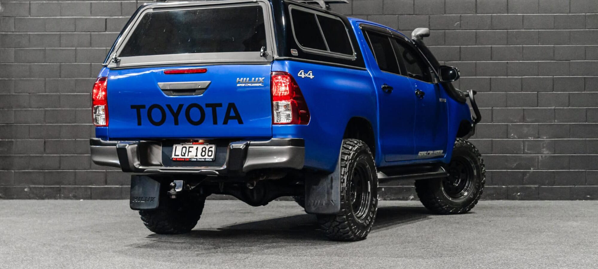 Vehicle Gallery Image