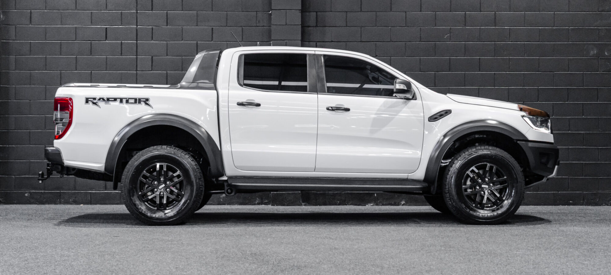 Vehicle Gallery Image