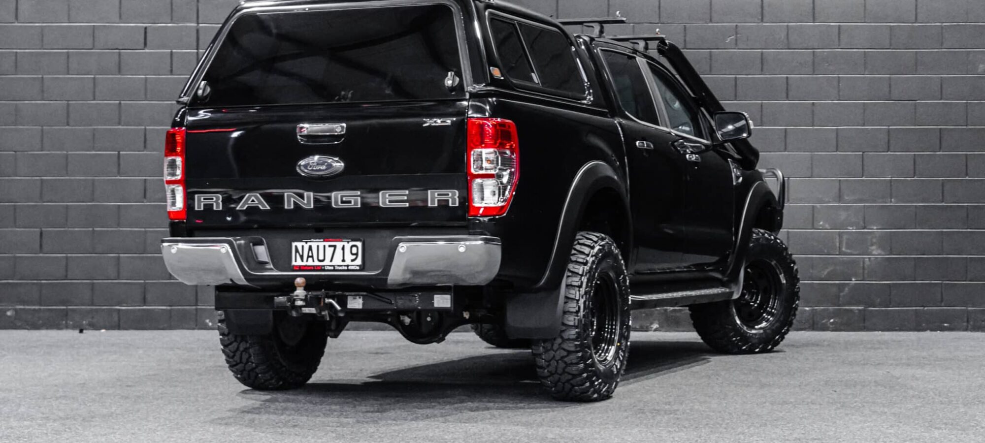 Vehicle Gallery Image