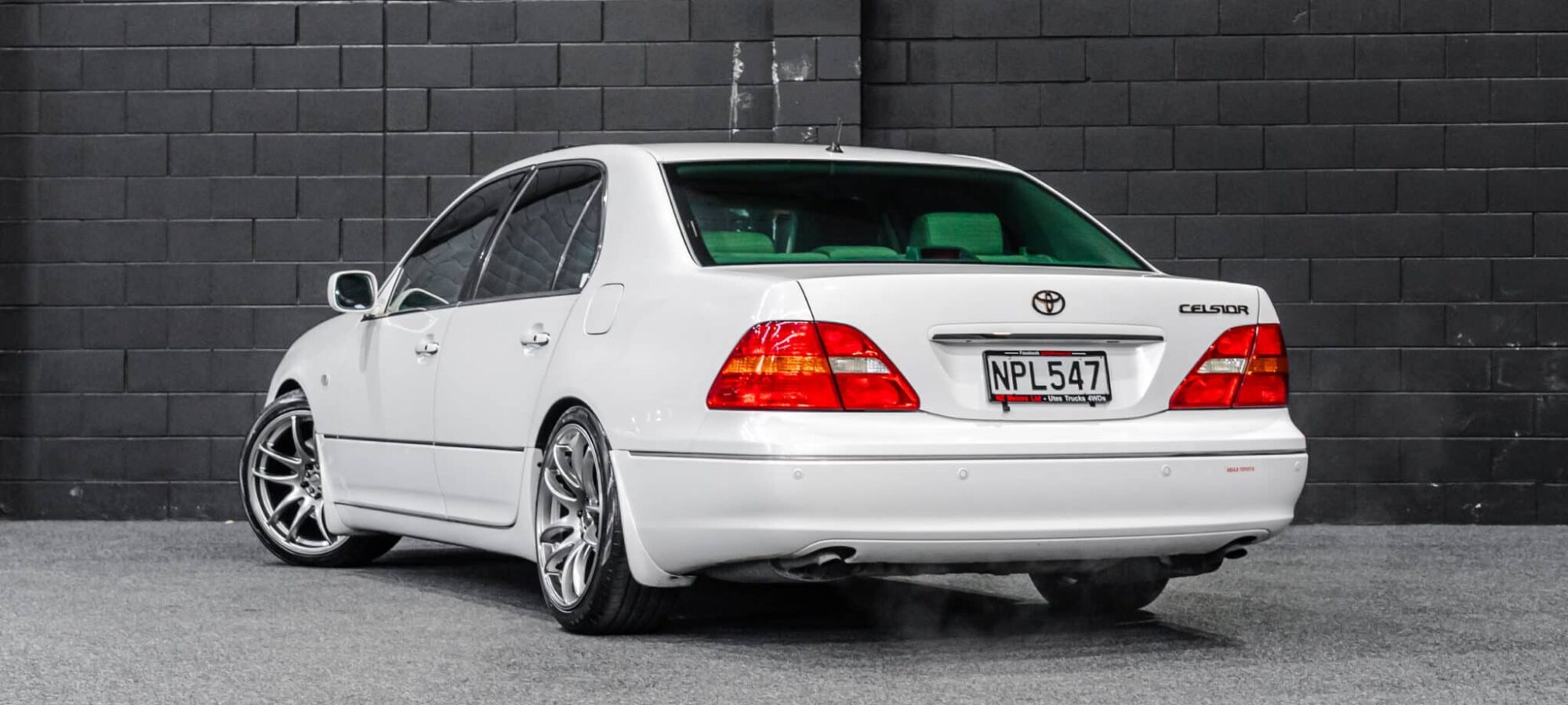 Vehicle Gallery Image