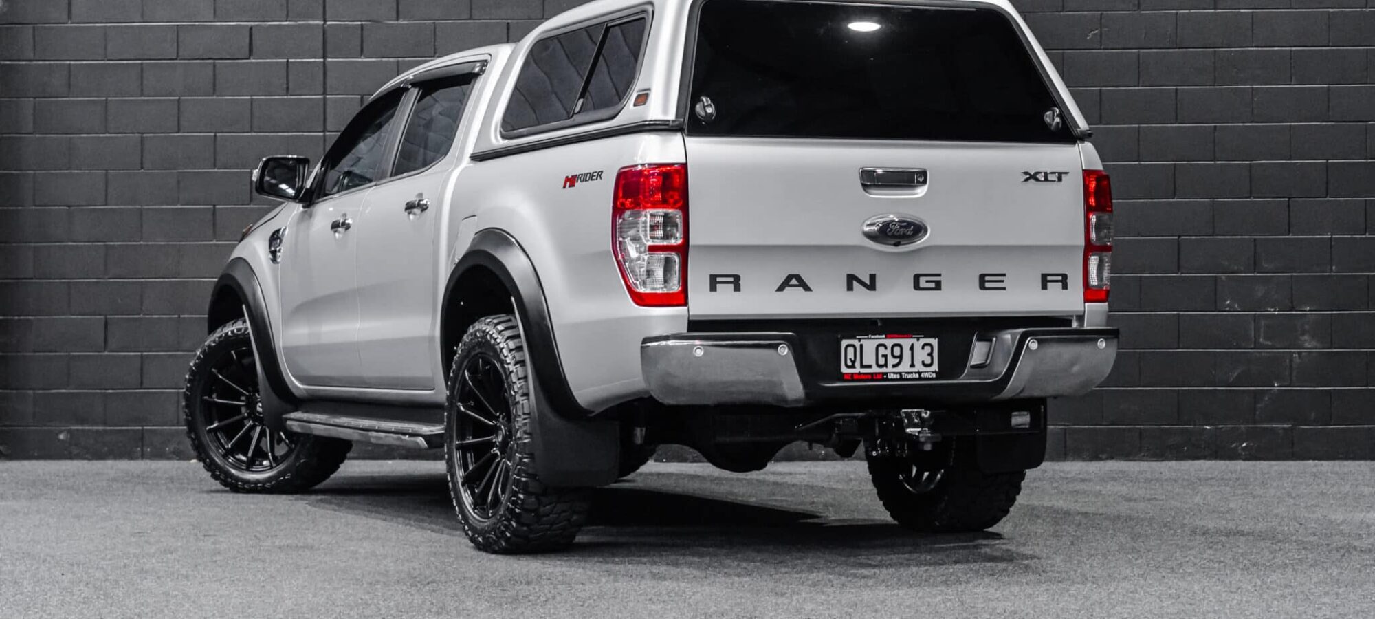 Vehicle Gallery Image