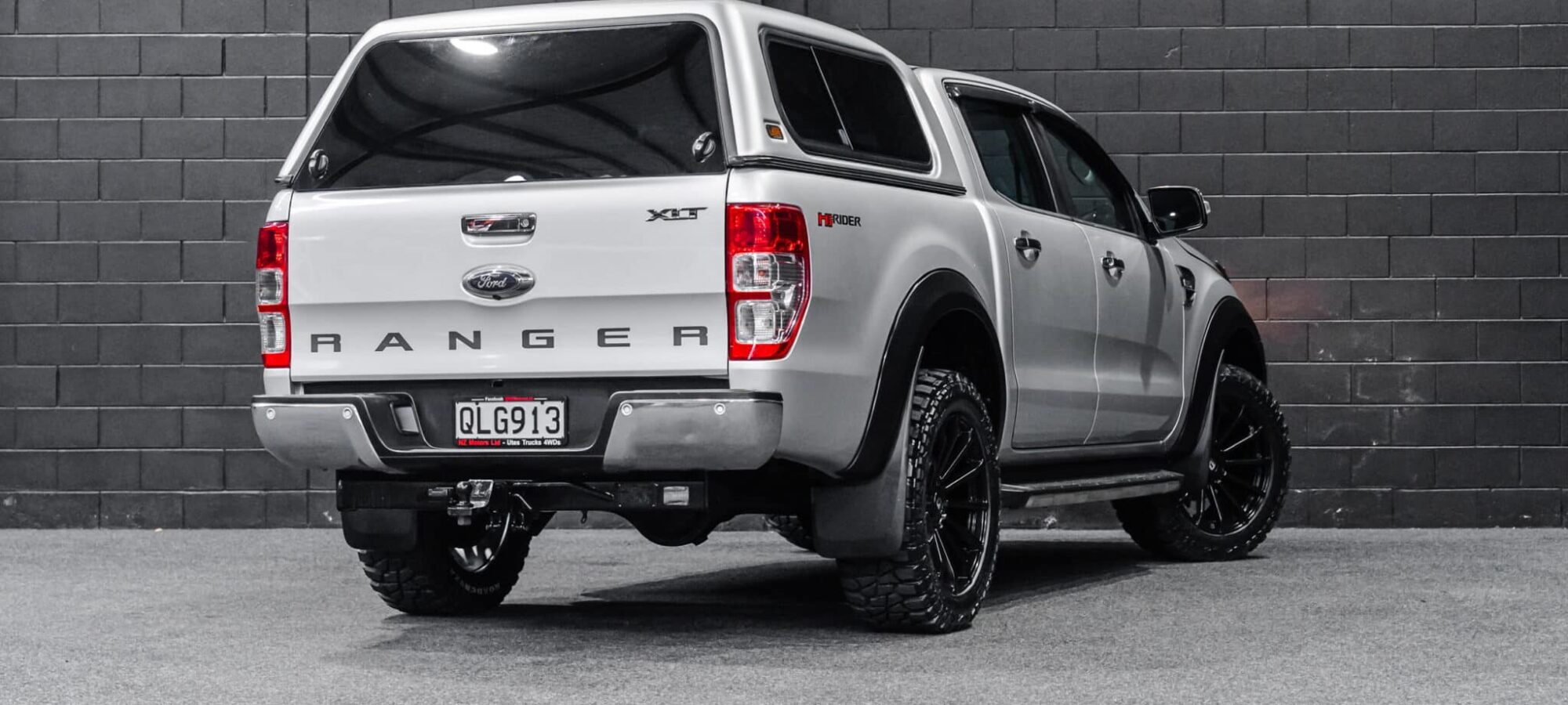 Vehicle Gallery Image