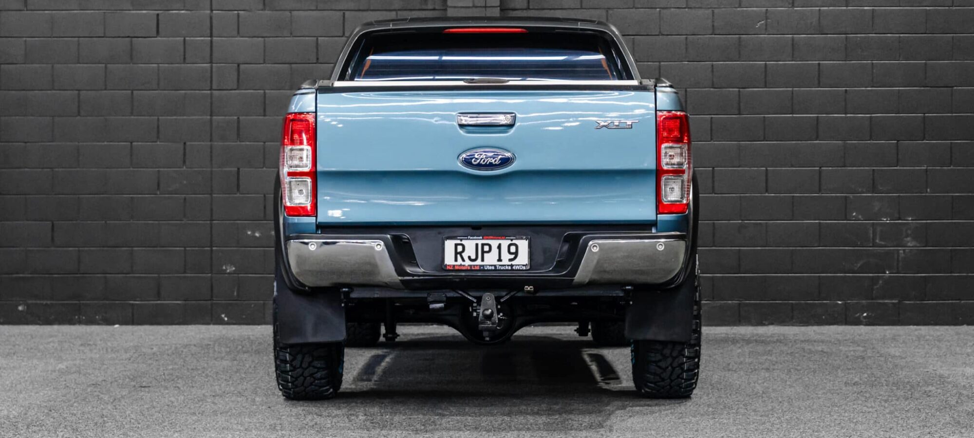 Vehicle Gallery Image