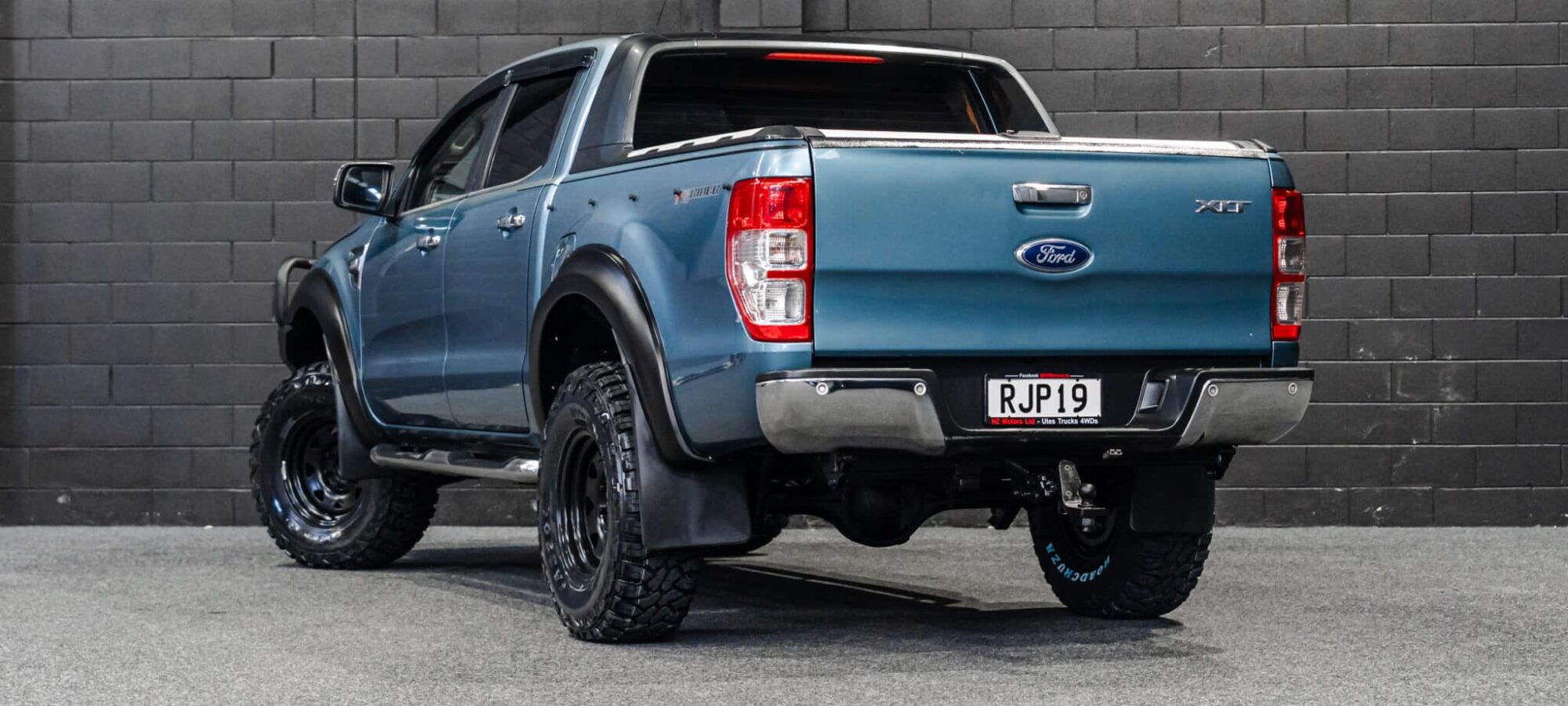 Vehicle Gallery Image