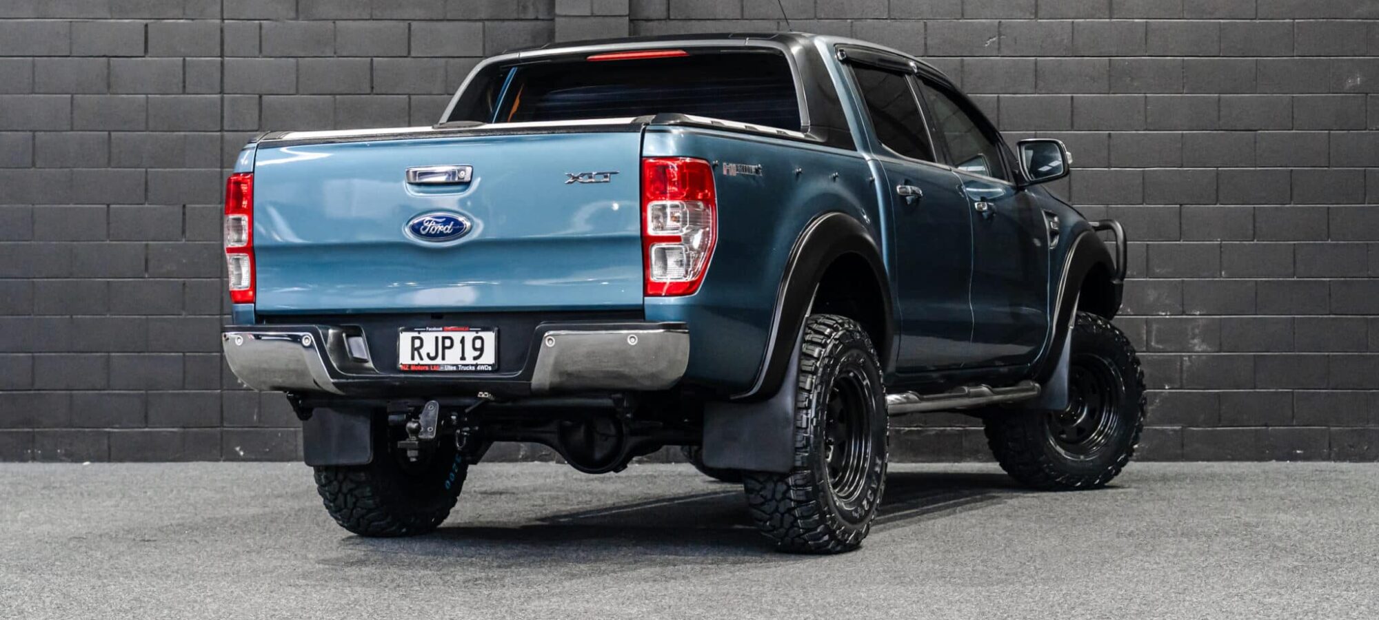 Vehicle Gallery Image