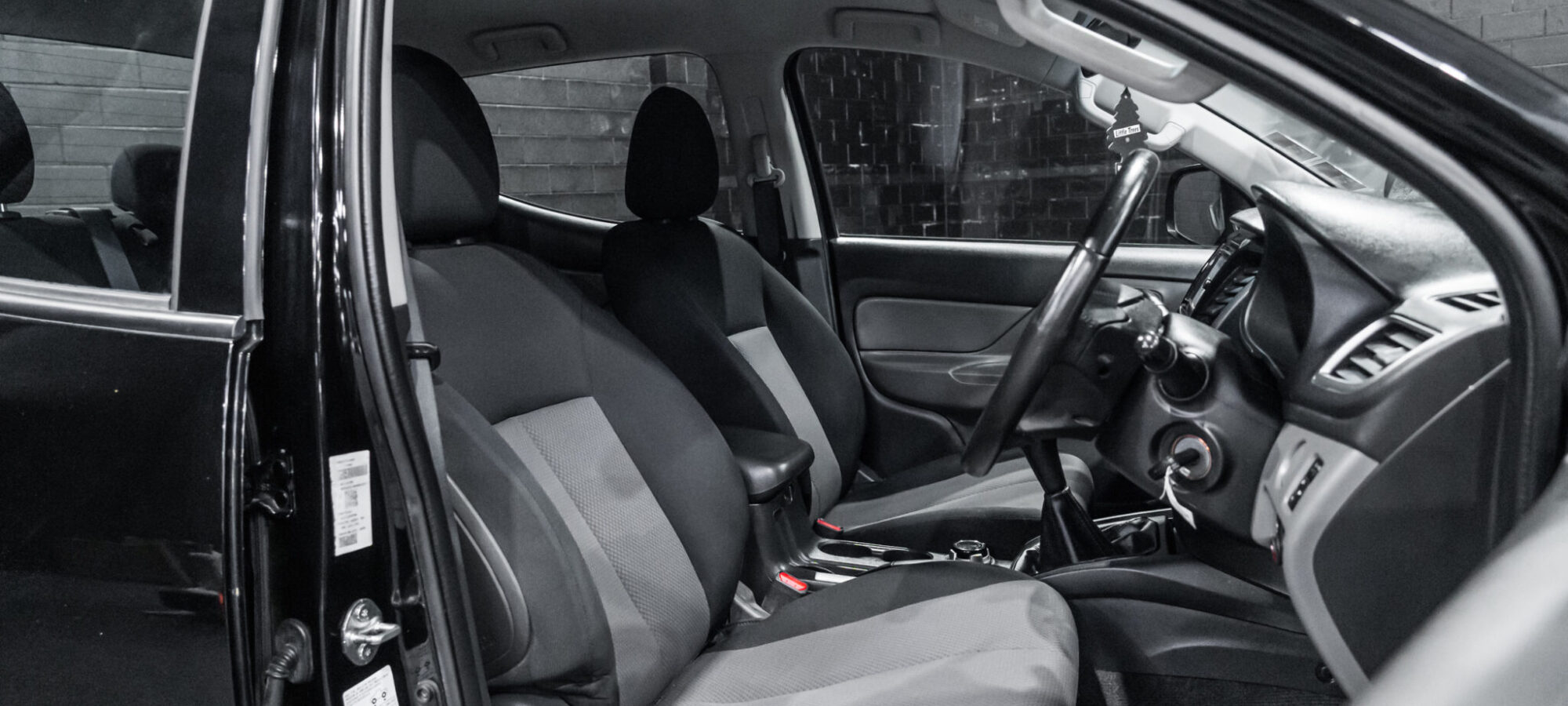 Vehicle Gallery Image