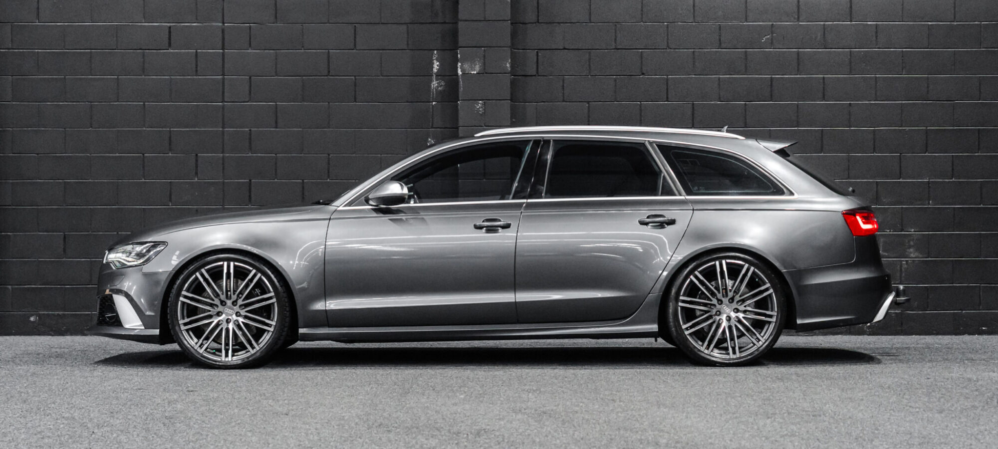 Vehicle Gallery Image